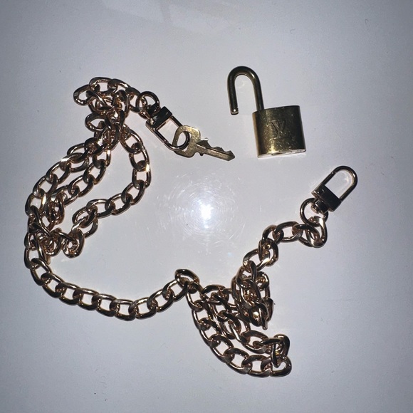 LV Lock & Key #313 - Picture 10 of 10